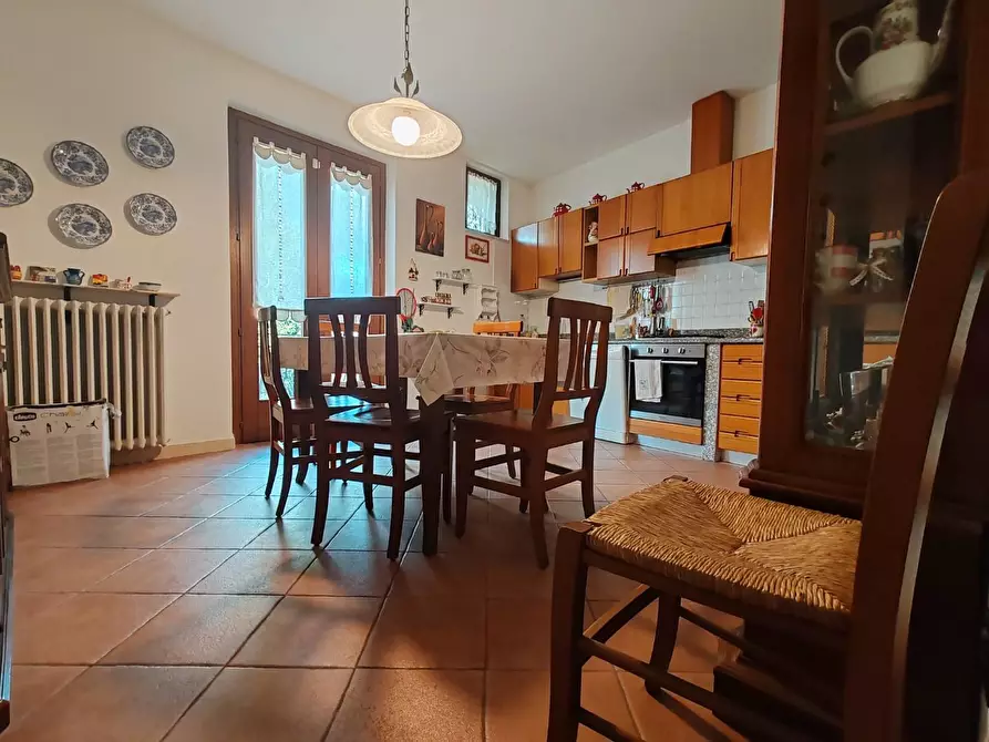 Immagine 7 di Appartamento in vendita  a Massa