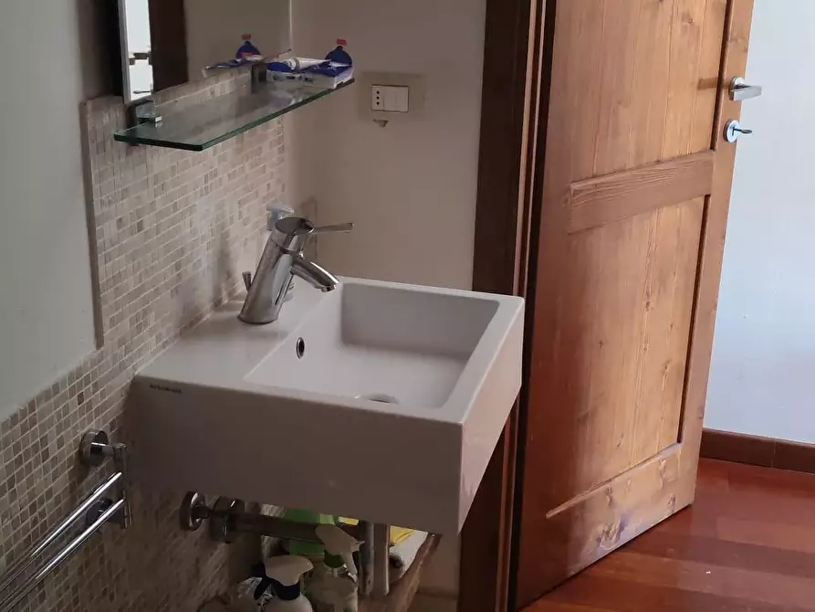 Immagine 9 di Appartamento in vendita  a Pisa