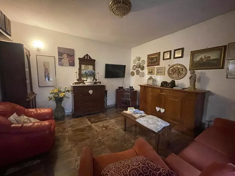 Immagine 21 di Casa indipendente in vendita  a Carrara