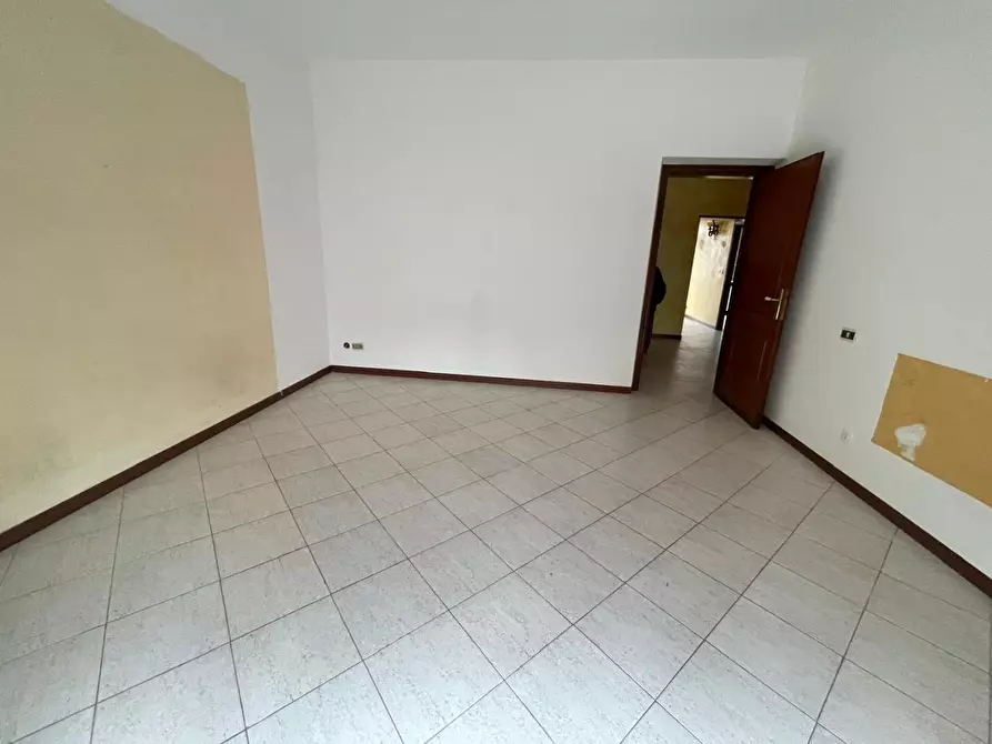 Immagine 16 di Casa indipendente in vendita  a Carrara