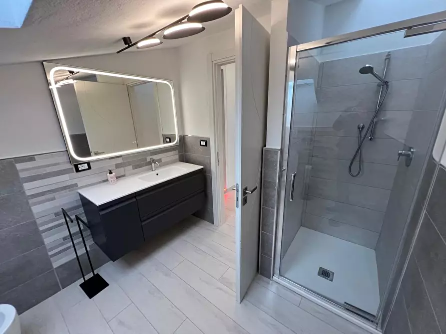 Immagine 55 di Mansarda in vendita  a Cecina