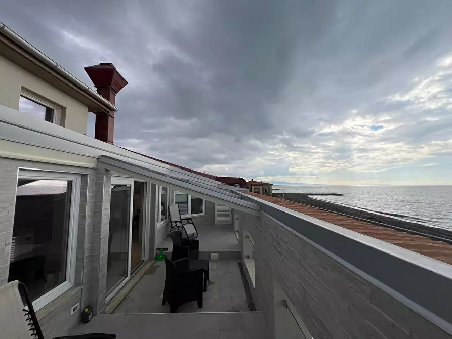 Immagine 2 di Mansarda in vendita  a Cecina