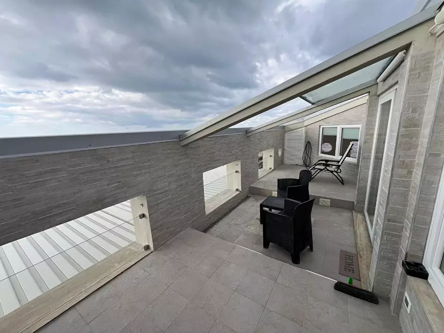 Immagine 1 di Mansarda in vendita  a Cecina