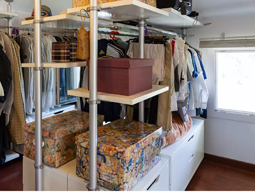 Immagine 12 di Villa in vendita  a Carrara