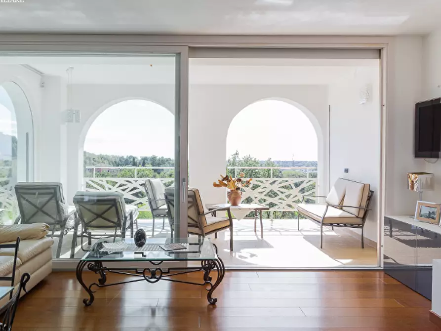 Immagine 1 di Villa in vendita  a Carrara