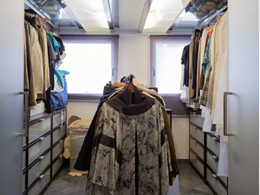 Immagine 28 di Villa in vendita  a Carrara