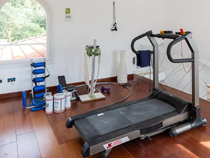 Immagine 29 di Villa in vendita  a Carrara