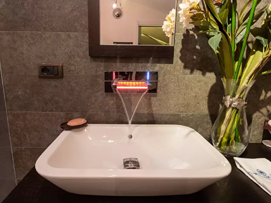 Immagine 34 di Villa in vendita  a Carrara