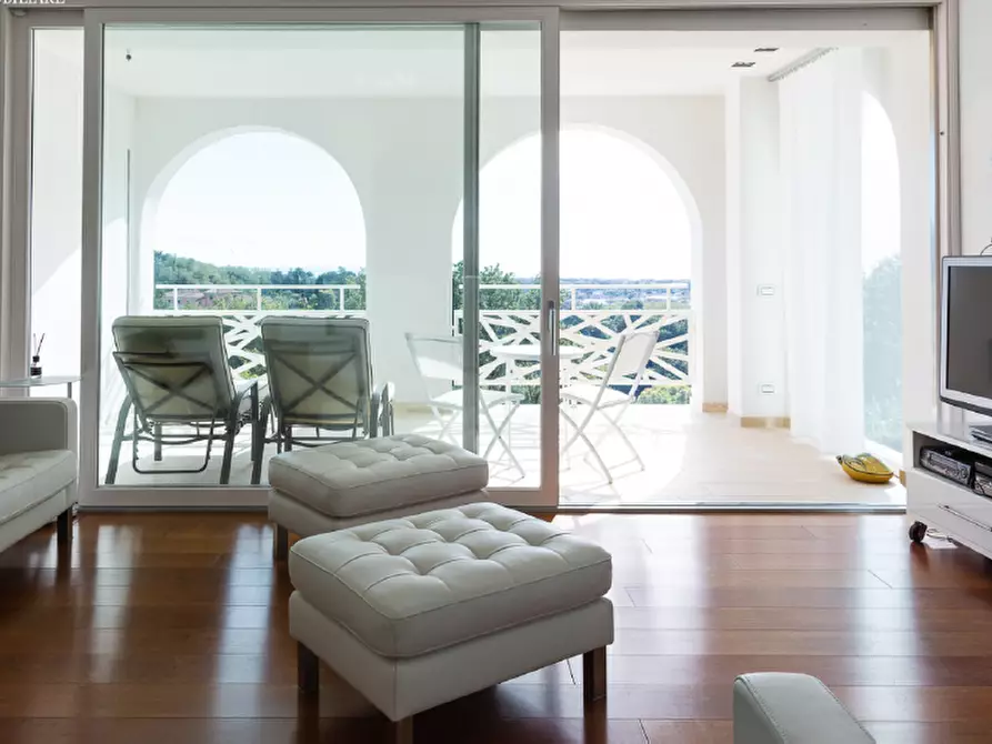 Immagine 23 di Villa in vendita  a Carrara