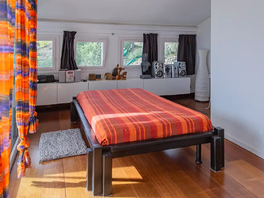 Immagine 26 di Villa in vendita  a Carrara