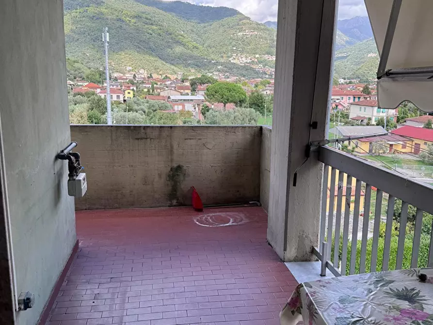 Immagine 8 di Appartamento in vendita  a Massa