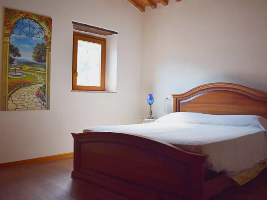 Immagine 27 di Casa colonica in vendita  a Marliana