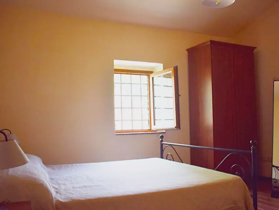 Immagine 25 di Casa colonica in vendita  a Marliana