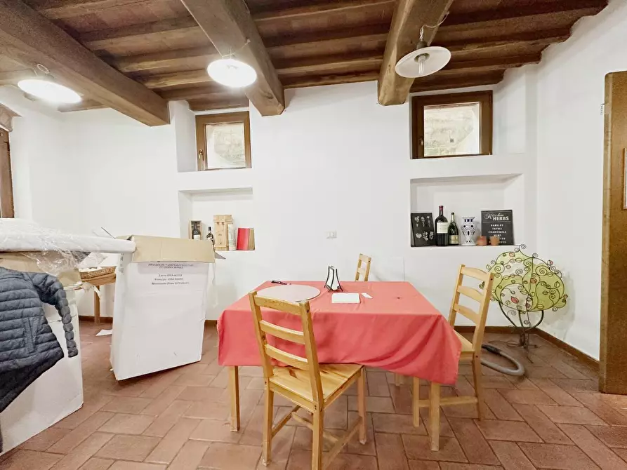 Immagine 8 di Casa colonica in vendita  a Marliana