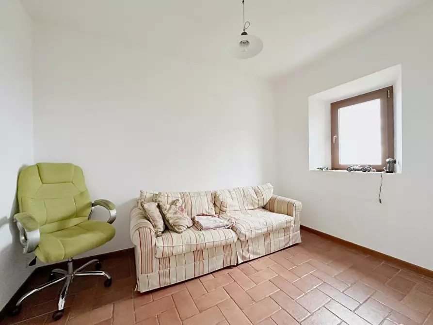 Immagine 4 di Casa colonica in vendita  a Marliana