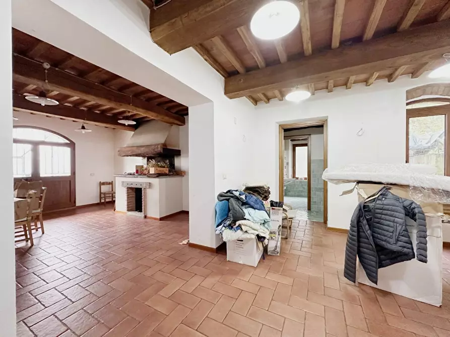 Immagine 9 di Casa colonica in vendita  a Marliana