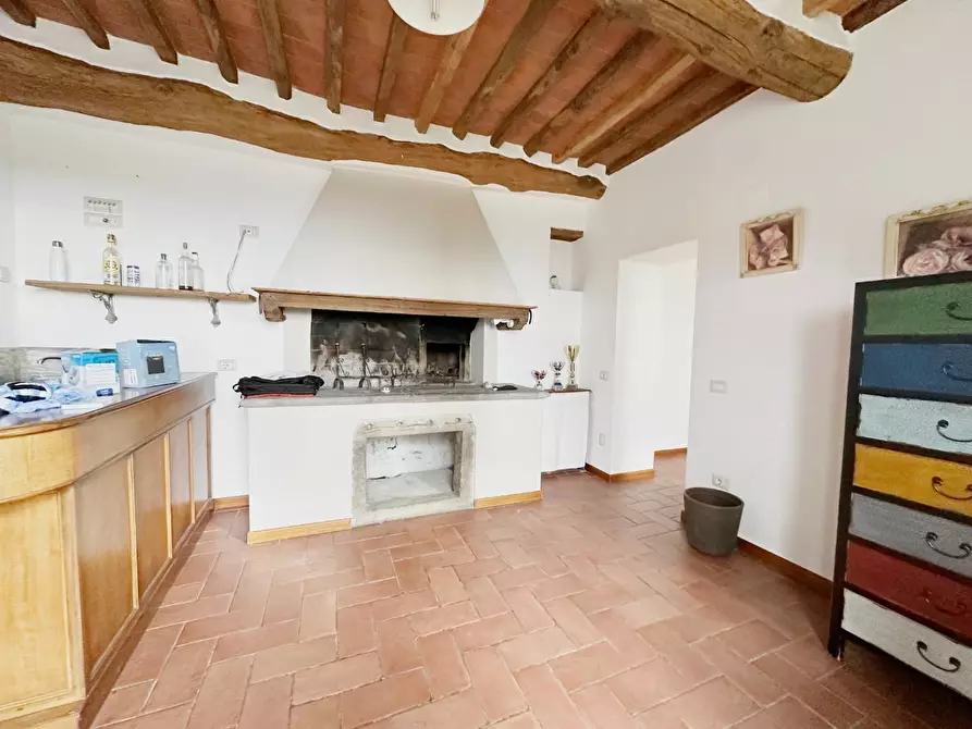 Immagine 2 di Casa colonica in vendita  a Marliana