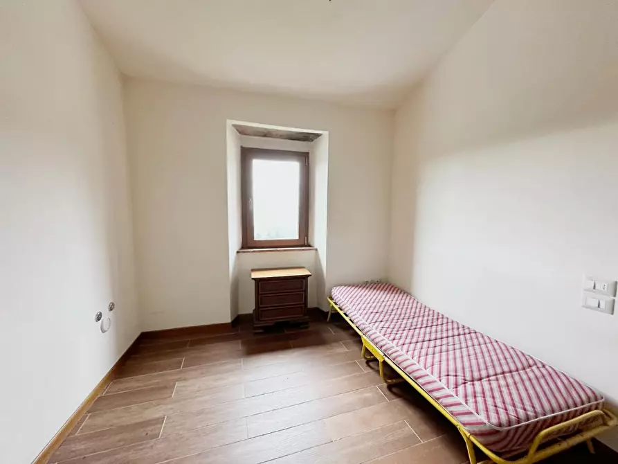 Immagine 21 di Casa colonica in vendita  a Marliana