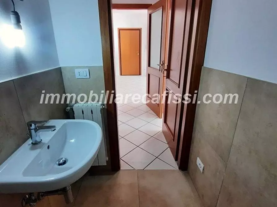 Immagine 15 di Appartamento in vendita  a Carmignano