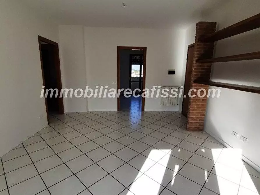 Immagine 2 di Appartamento in vendita  a Carmignano