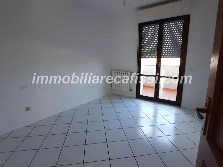 Immagine 10 di Appartamento in vendita  a Carmignano