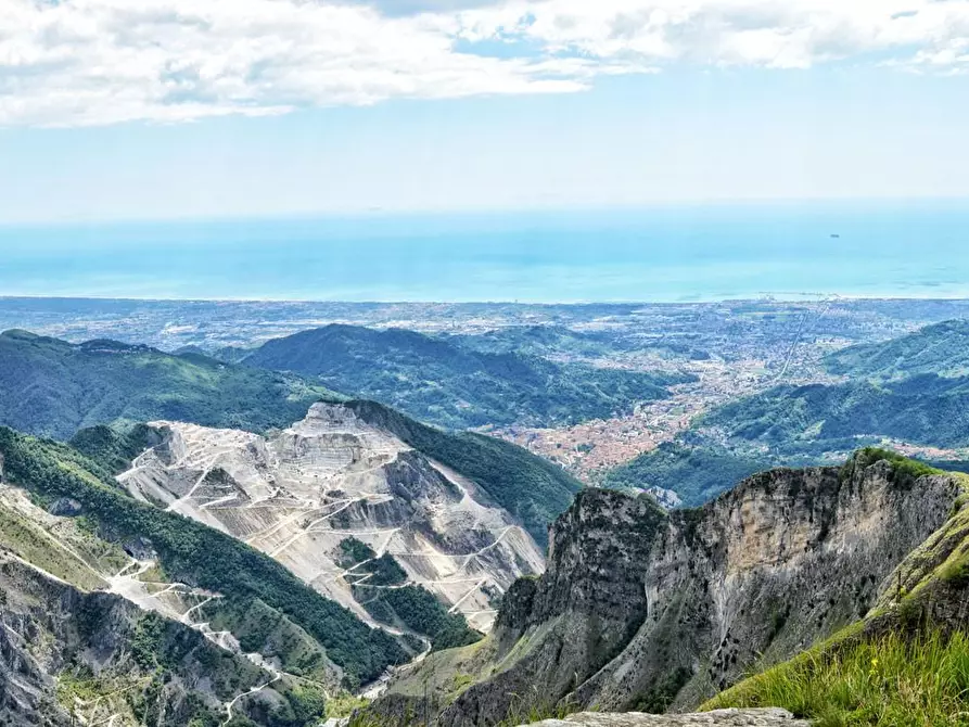 Immagine 23 di Appartamento in vendita  a Carrara