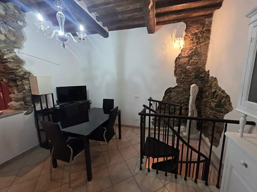 Immagine 6 di Appartamento in vendita  a Carrara