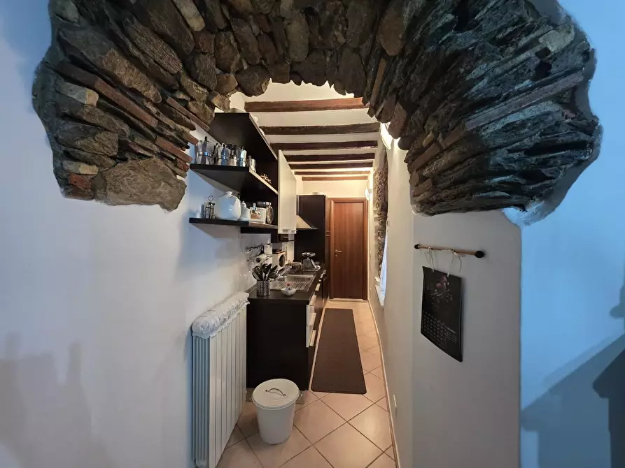 Immagine 1 di Appartamento in vendita  a Carrara