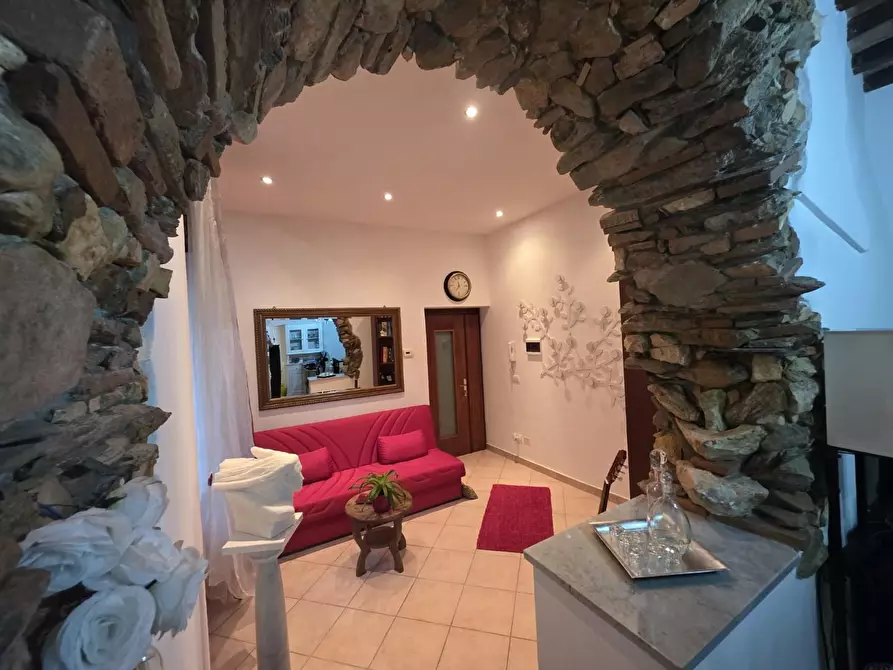 Immagine 3 di Appartamento in vendita  a Carrara