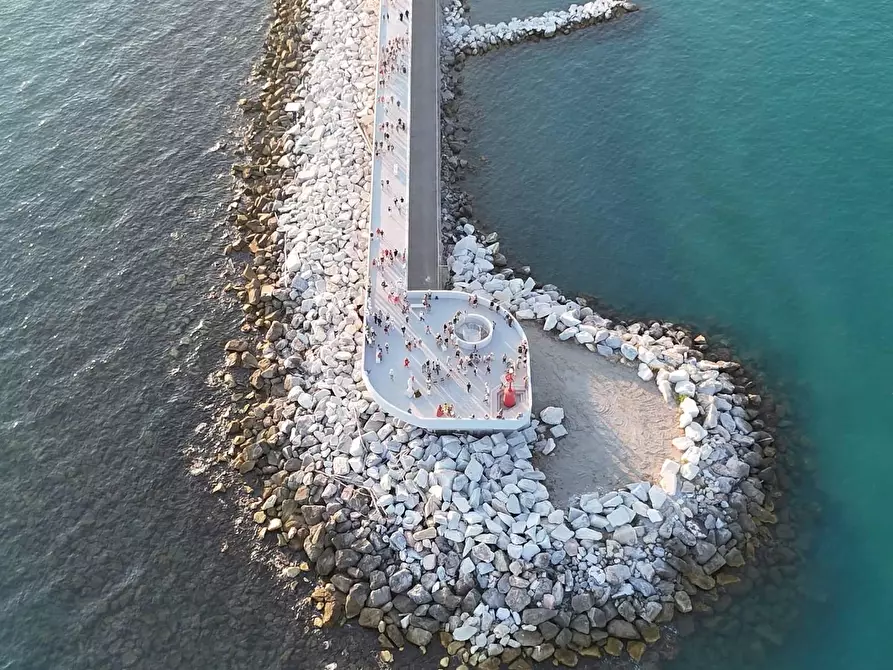 Immagine 24 di Appartamento in vendita  a Carrara