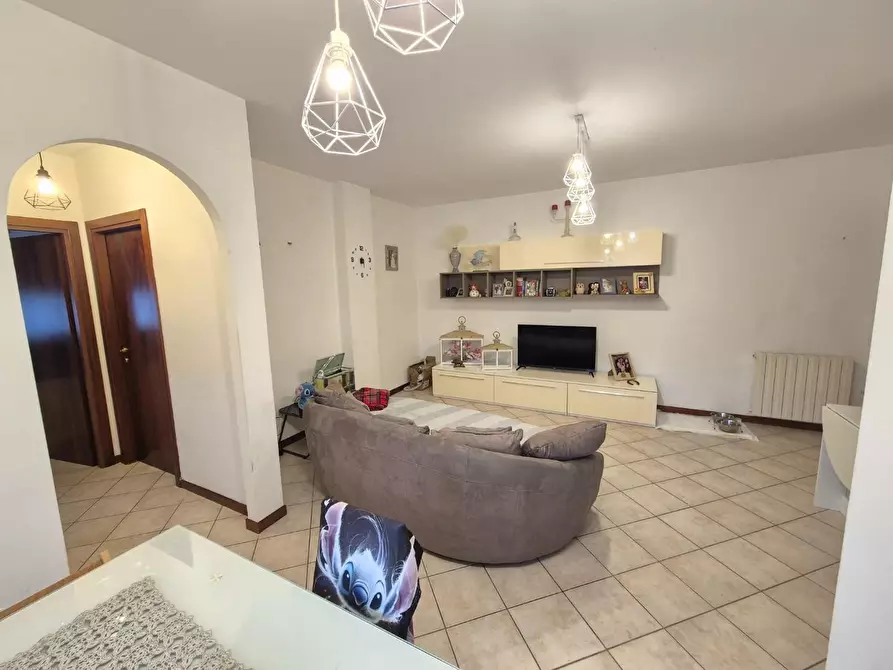 Immagine 2 di Appartamento in vendita  a Carrara