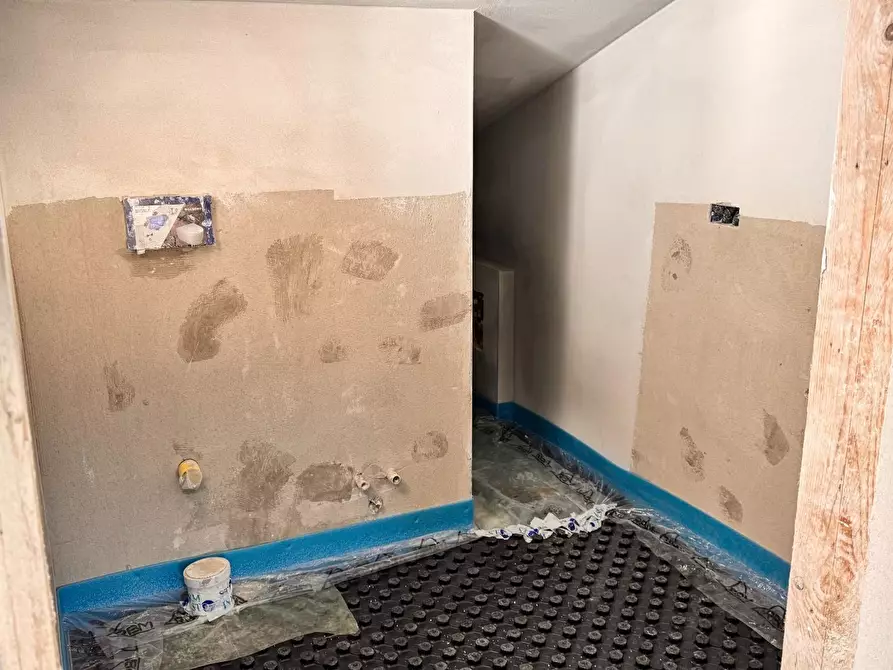 Immagine 6 di Casa trifamiliare in vendita  a Pontedera