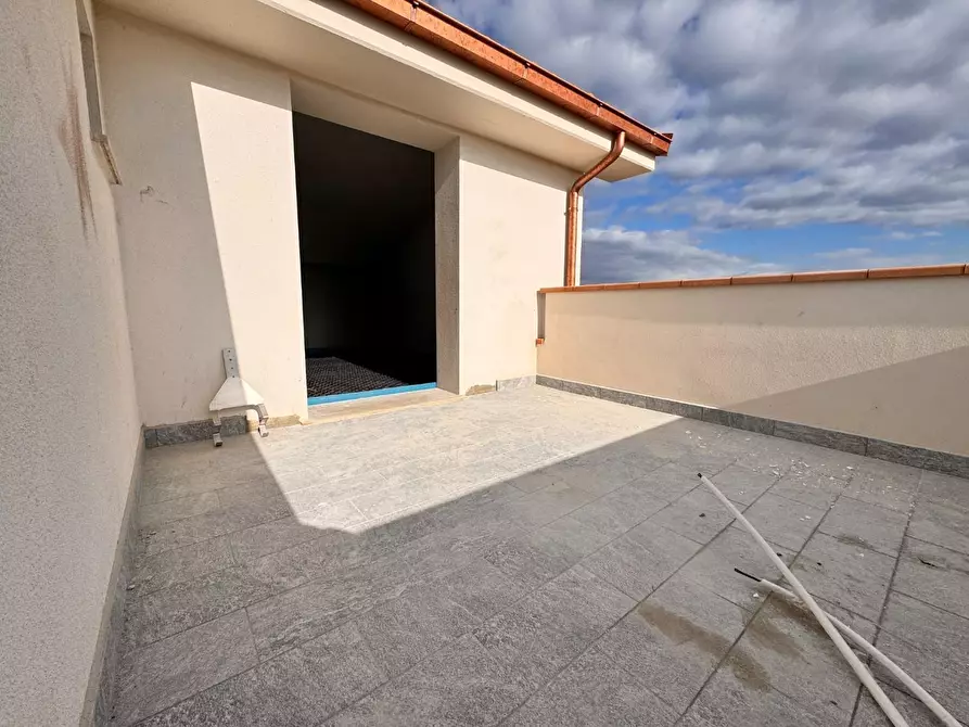 Immagine 4 di Casa trifamiliare in vendita  a Pontedera