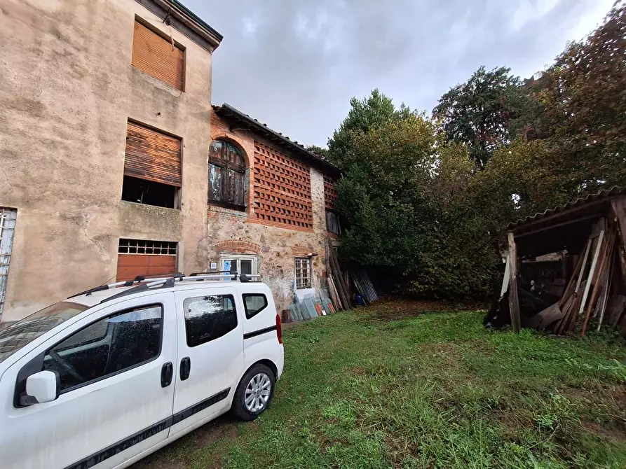 Immagine 2 di Deposito in vendita  a Capannori