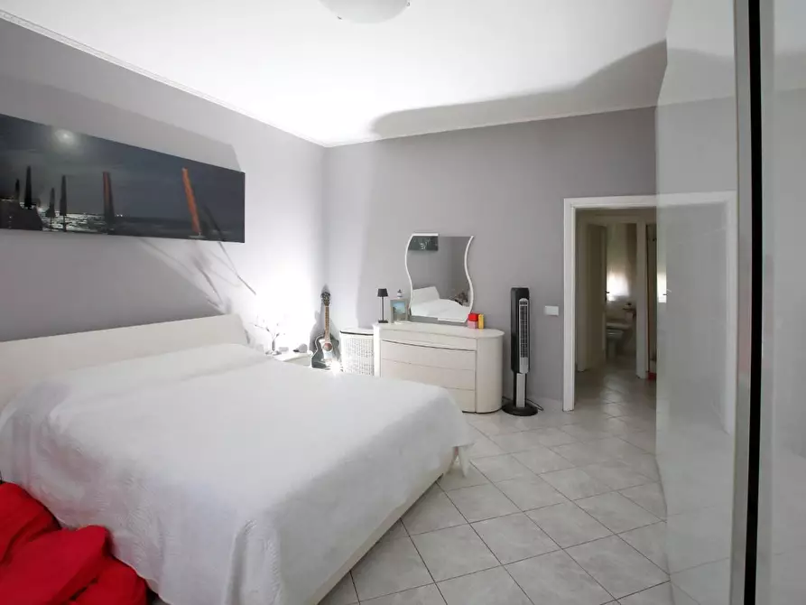 Immagine 18 di Appartamento in vendita  a Livorno