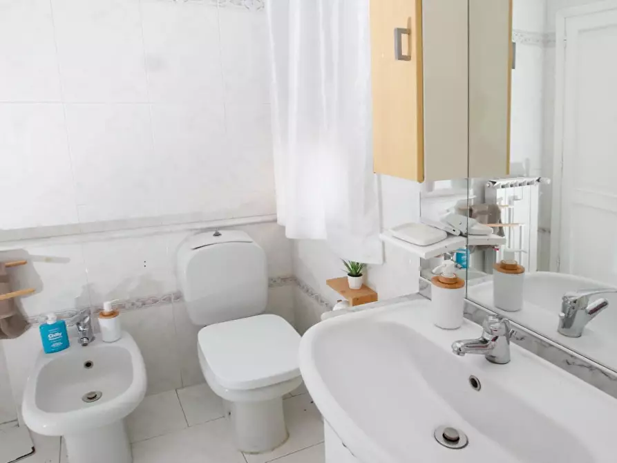 Immagine 19 di Appartamento in vendita  a Livorno