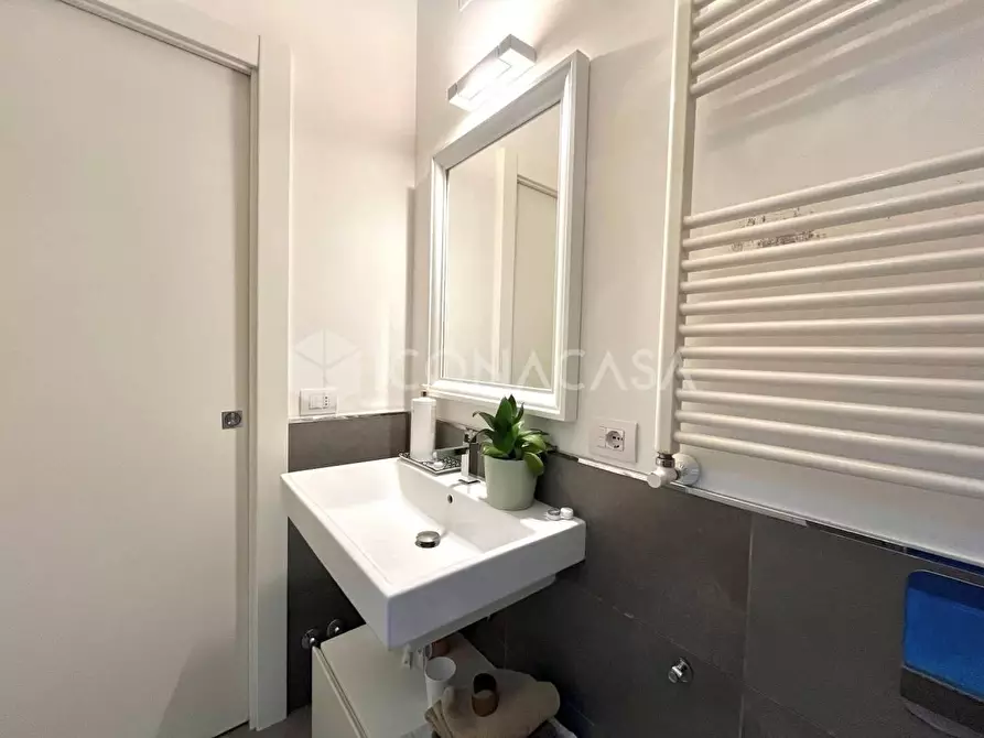 Immagine 11 di Appartamento in vendita  a Pontedera