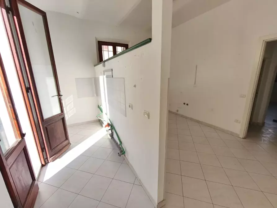 Immagine 5 di Ufficio in affitto  a Palaia