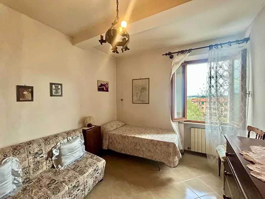 Immagine 8 di Appartamento in vendita  a Siena