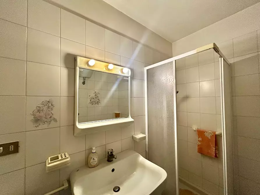 Immagine 13 di Appartamento in vendita  a Siena