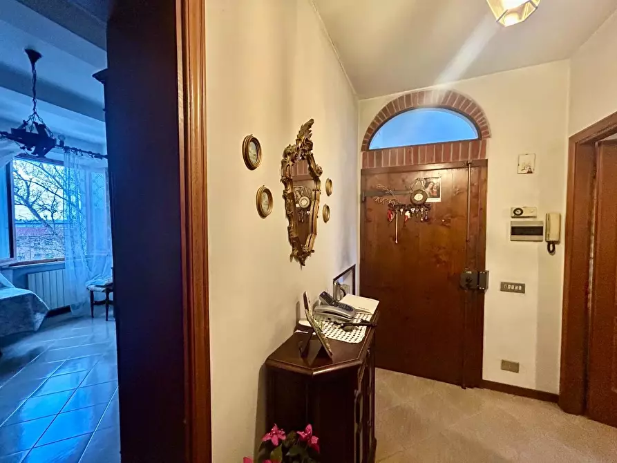 Immagine 16 di Appartamento in vendita  a Siena