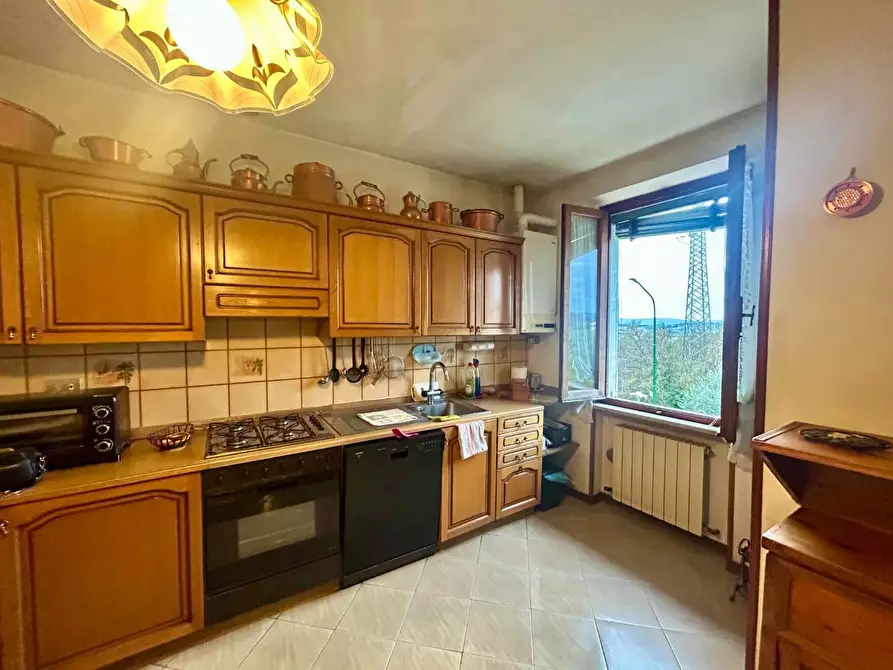 Immagine 2 di Appartamento in vendita  a Siena