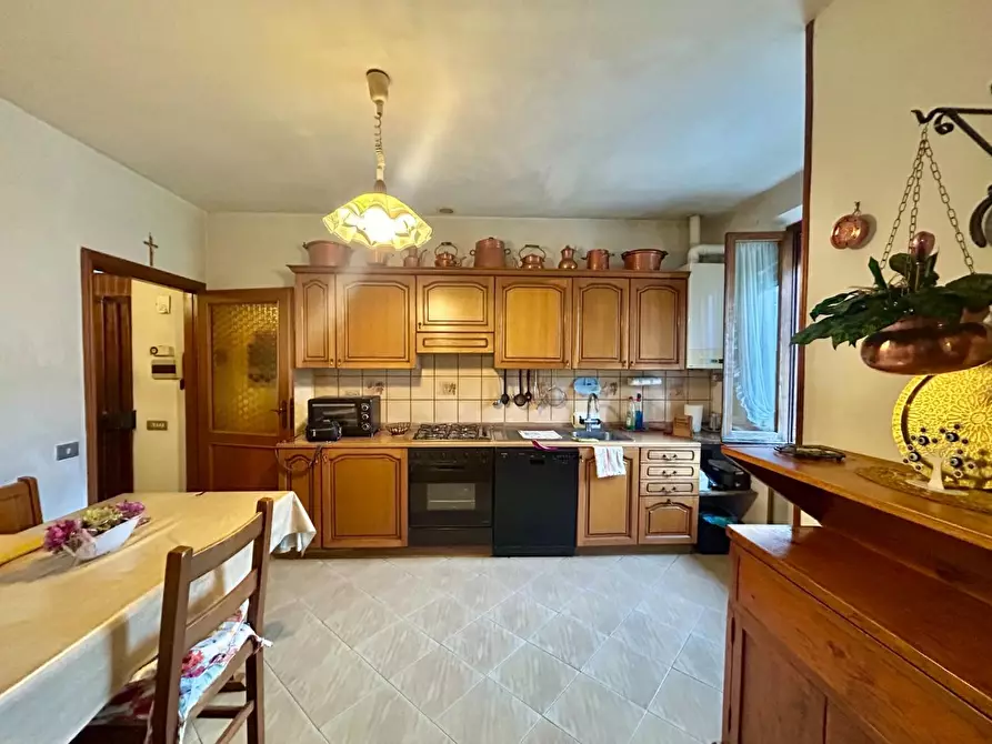 Immagine 5 di Appartamento in vendita  a Siena