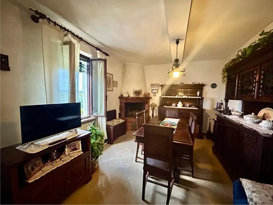 Immagine 3 di Appartamento in vendita  a Siena