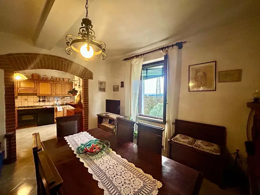 Immagine 4 di Appartamento in vendita  a Siena