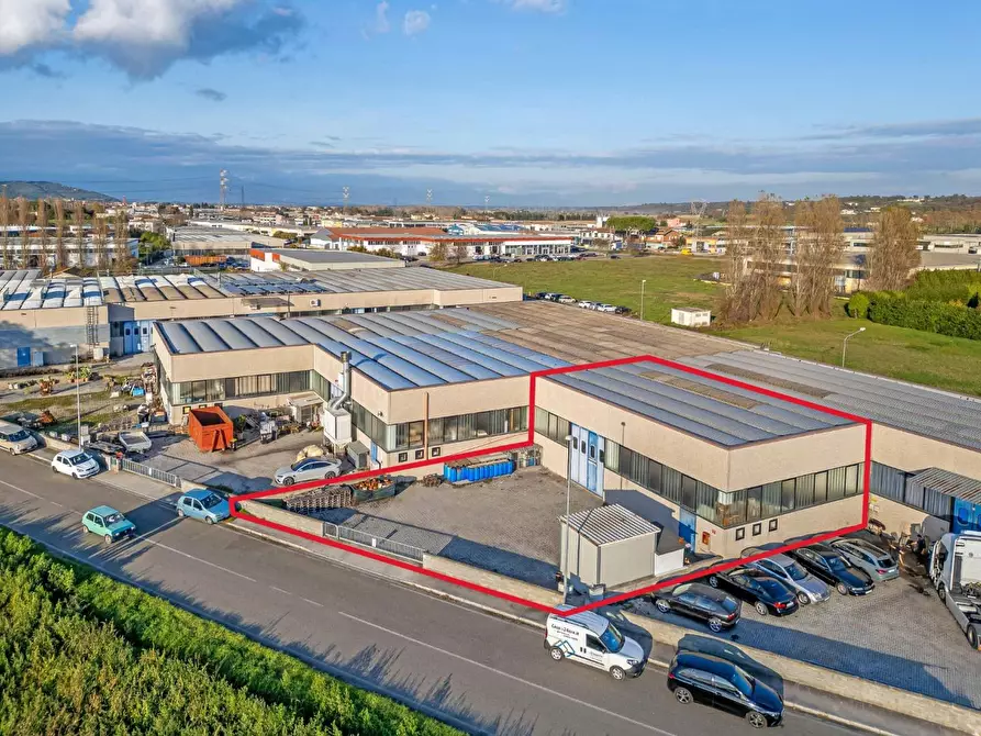 Immagine 1 di Attività artigianale in vendita  a Calcinaia