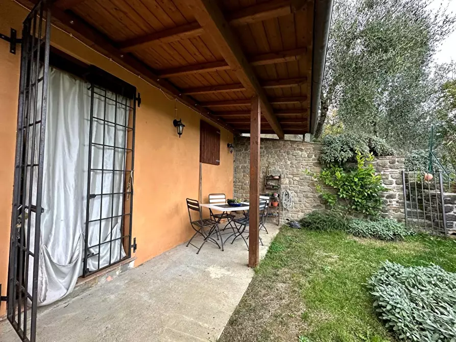 Immagine 6 di Rustico / casale in vendita  a Pescia