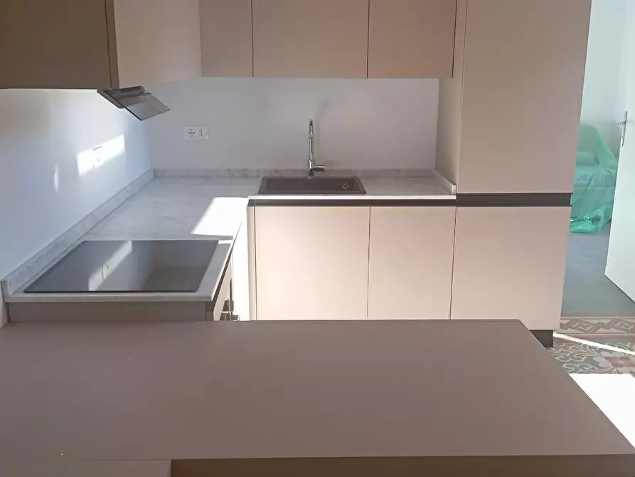 Immagine 2 di Appartamento in affitto  a Carrara