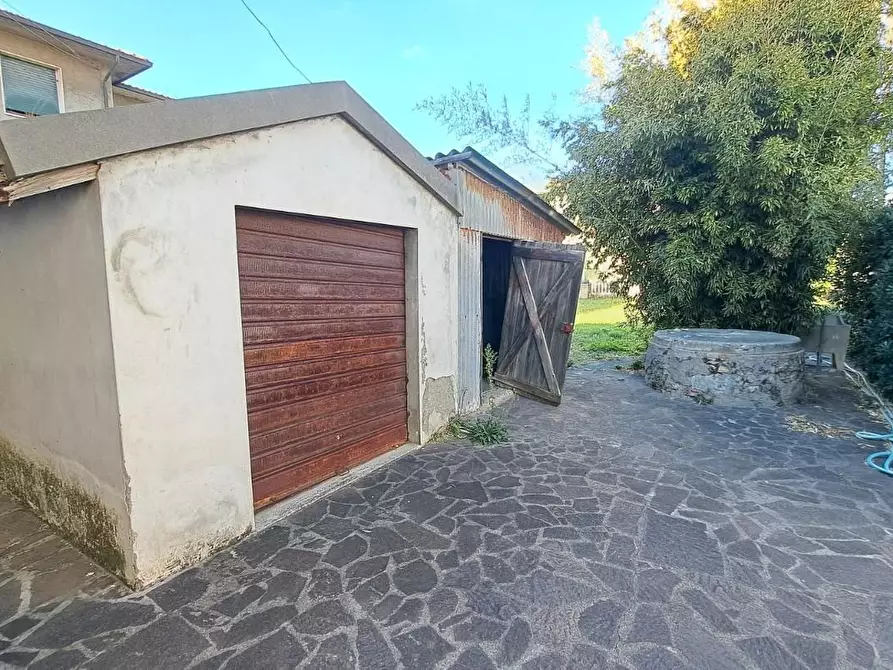 Immagine 17 di Casa trifamiliare in vendita  a Rosignano Marittimo