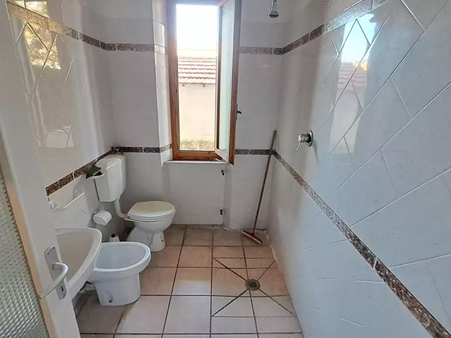 Immagine 16 di Casa trifamiliare in vendita  a Rosignano Marittimo